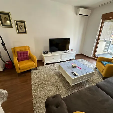Sunrise Apartment *